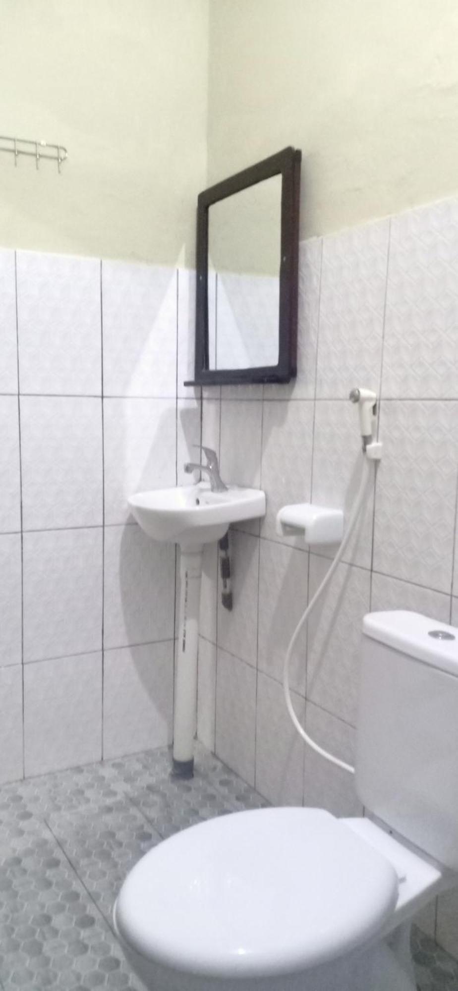 Kuta  Dewi Garden Guesthouse מראה חיצוני תמונה