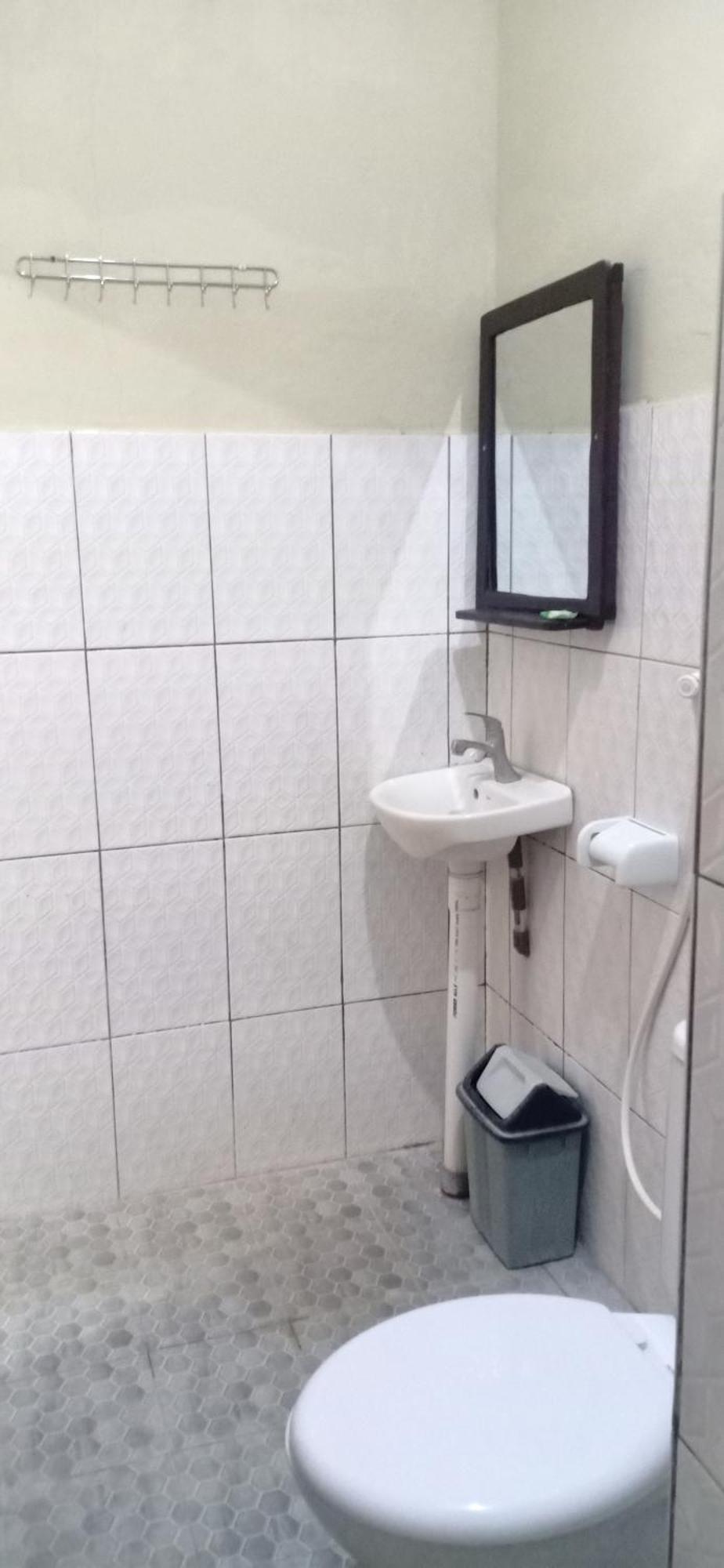 Kuta  Dewi Garden Guesthouse מראה חיצוני תמונה