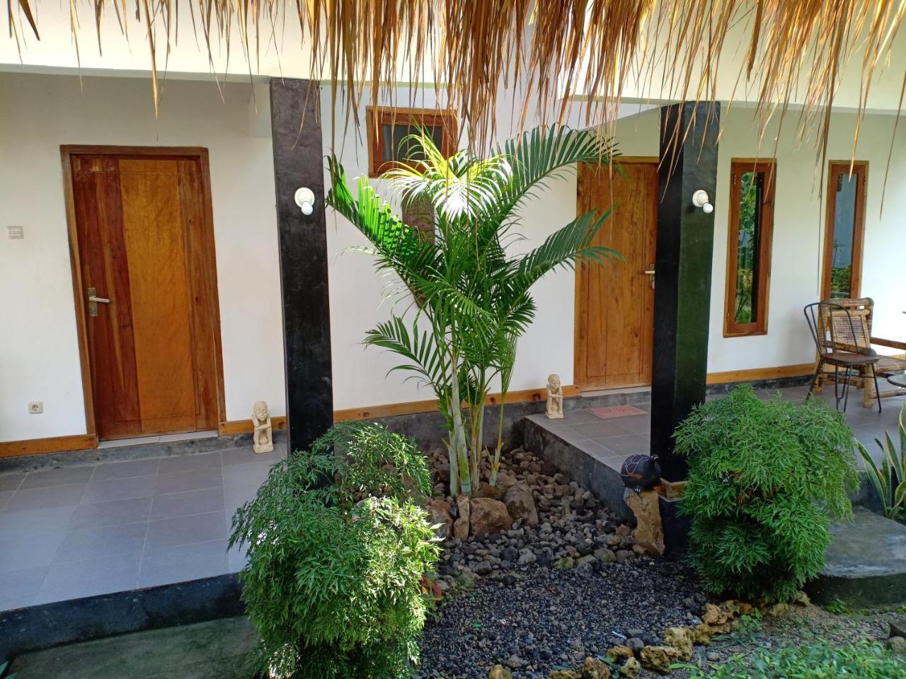 Kuta  Dewi Garden Guesthouse מראה חיצוני תמונה