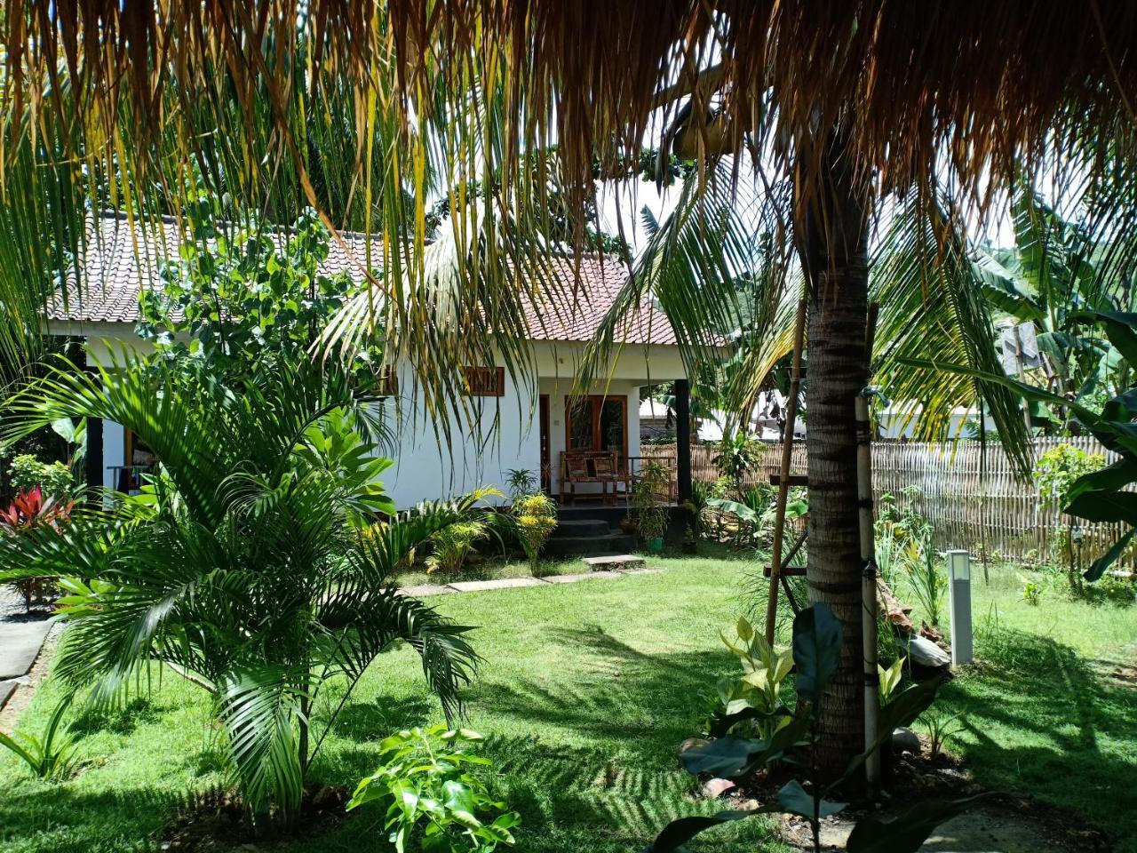 Kuta  Dewi Garden Guesthouse מראה חיצוני תמונה