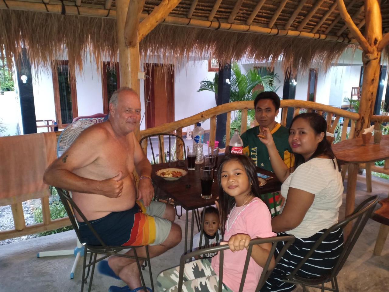 Kuta  Dewi Garden Guesthouse מראה חיצוני תמונה